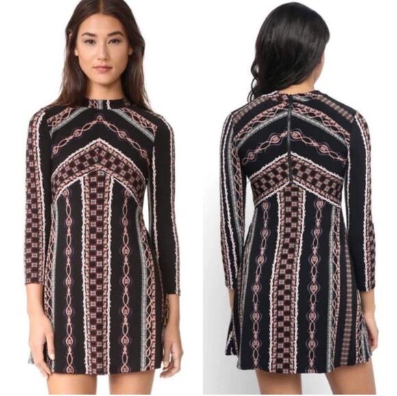 Free People Dresses & Skirts - Free People Boho Geometric Print Long Sleeve A-Line Mini Dress Lined sz M